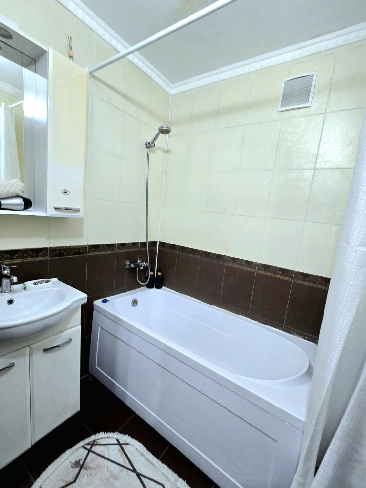 Двухкомнатная "Аэропорт Астана" Apartment Luaran gambar